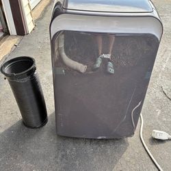 Arctic King 12000 BTU Portable AC WPP08CWN with hose
