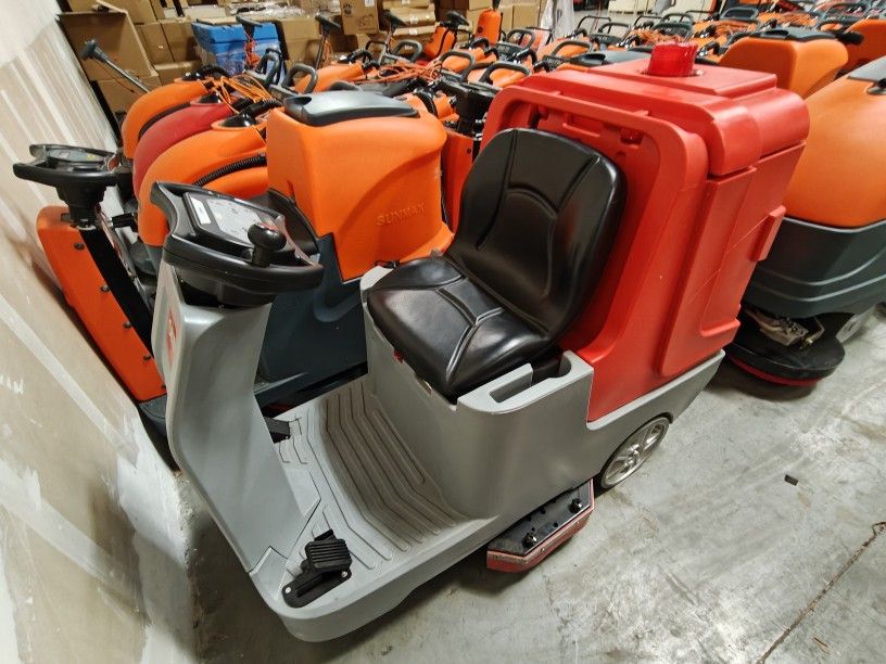 SM860 34" Ride-On Floor Scrubber Dryer Machine