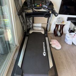 BOWFLEX TREADMILL BXT216 
