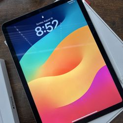 iPad Air 5th Gen 64GB w/ Apple pencil 