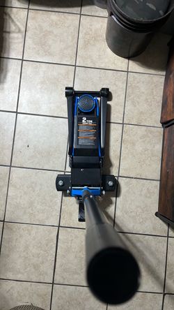 HART 2-ton garage jack