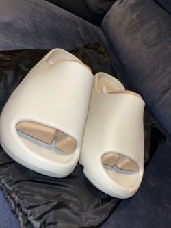 Yeezy Slides sale 🔥
