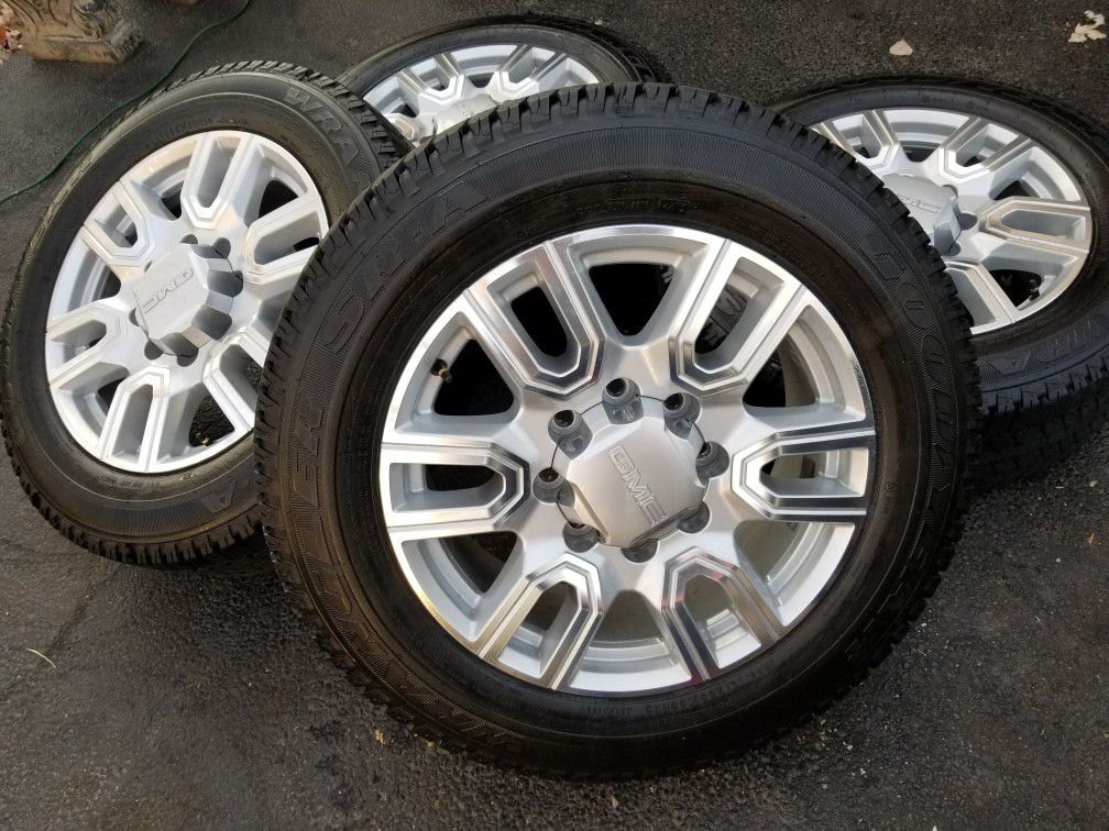20" Gmc Sierra SLT 2500 HD stock wheels tires LIKE NEW!