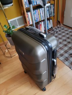 New Carry On, 21"