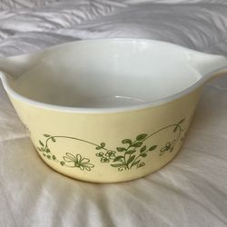 Vintage Pyrex Casarole Dish Ex Cond 