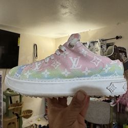 Louis Vuitton Sneaker Size 9  1/2