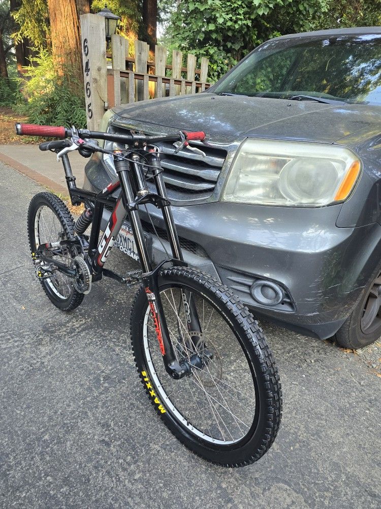 GT DHI Race Downhill Full-Suspension Mountain Bike for Sale in