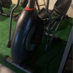 Schwinn precision Path 430 Elliptical Barely Used!!!!!!