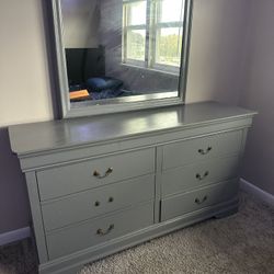 3 Piece Dresser with large mirror