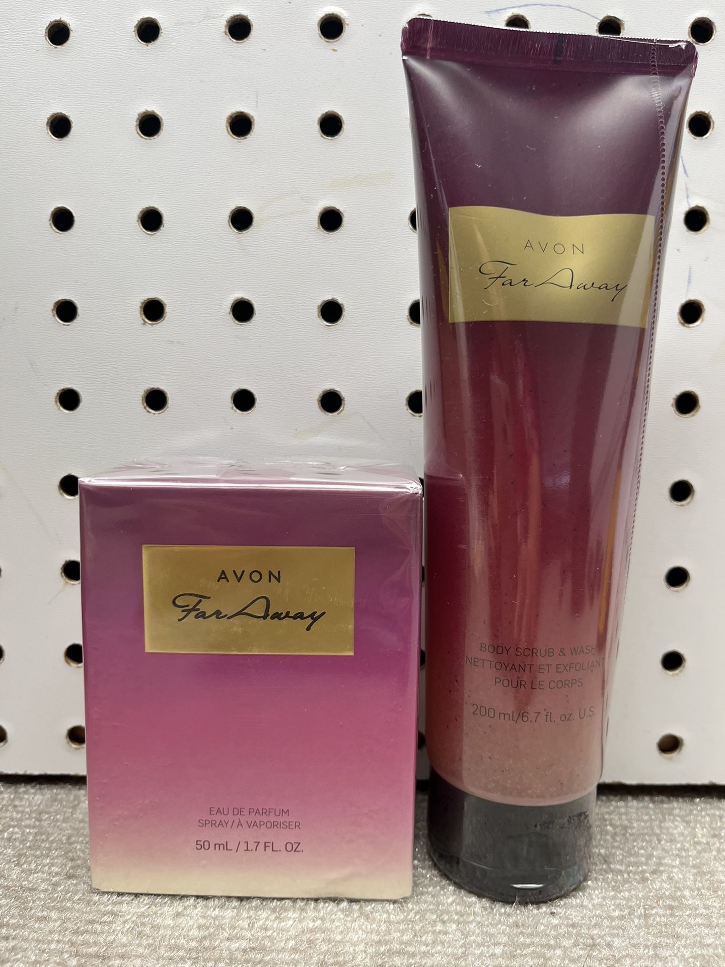 (1) Avon Far Away Women's Eau de Parfum 1.7 fl oz Set