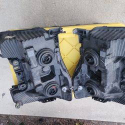 Ford 2018 Super Duty HALOGEN Headlights