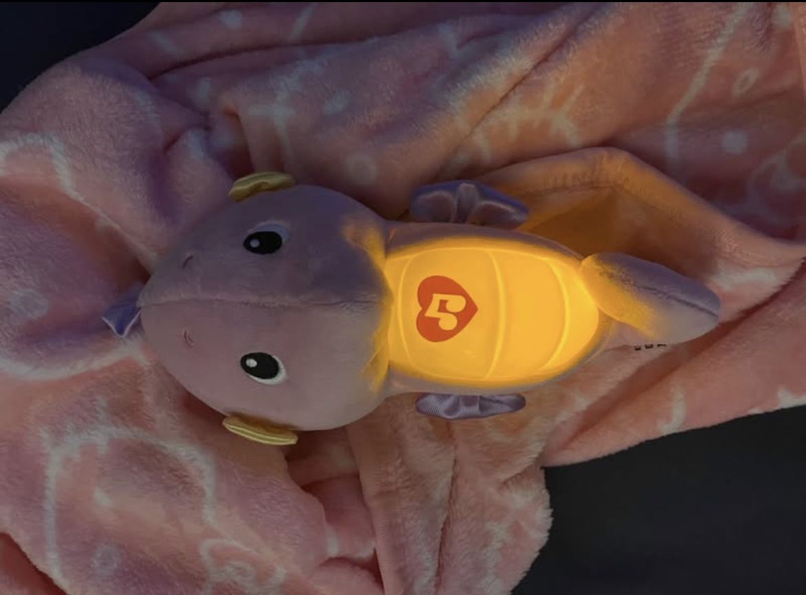 Baby Glow Seahorse plays sleep music too