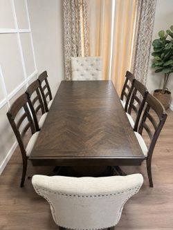 Ashley Dining table