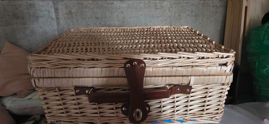 picnic basket in good condition see foto