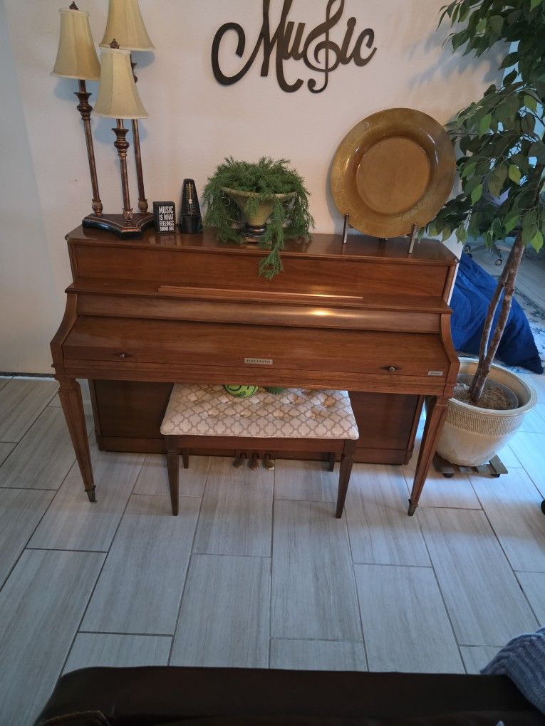 Baldwin Piano