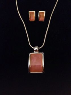 Necklace and earring set