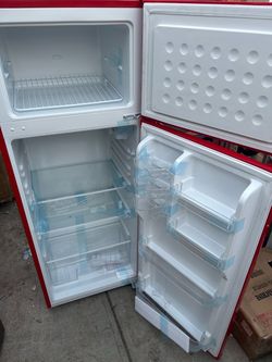 Upstreman 7.7 Cu.ft Top Freezer Refrigerator, 2 Door Top Mount Fridge Large Apartment Refrigerator with Freezer, BD75 Red Worth $400