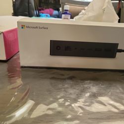 Microsoft Surface Dock 2