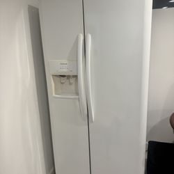Frigidaire Fridge
