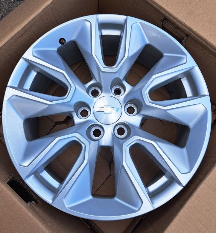 2023 CHEVY SILVERADO 1500 OEM RIMS NEW ___ 6 LUG for Sale in Houston