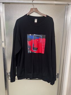 Men’s Uniqlo And Kaws Sweatshirt Lightly Used Xl