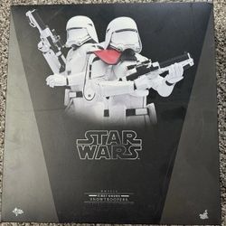 Hot Toys 🔥 First Order Snowtroopers 