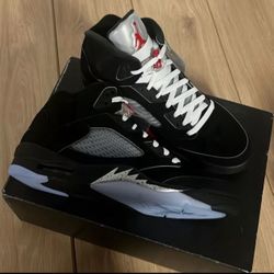 Air Jordan 5 Retro “Metallic Black”
