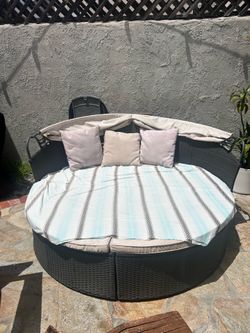 Patio daybed