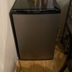 Fridgidaire Mini Fridge