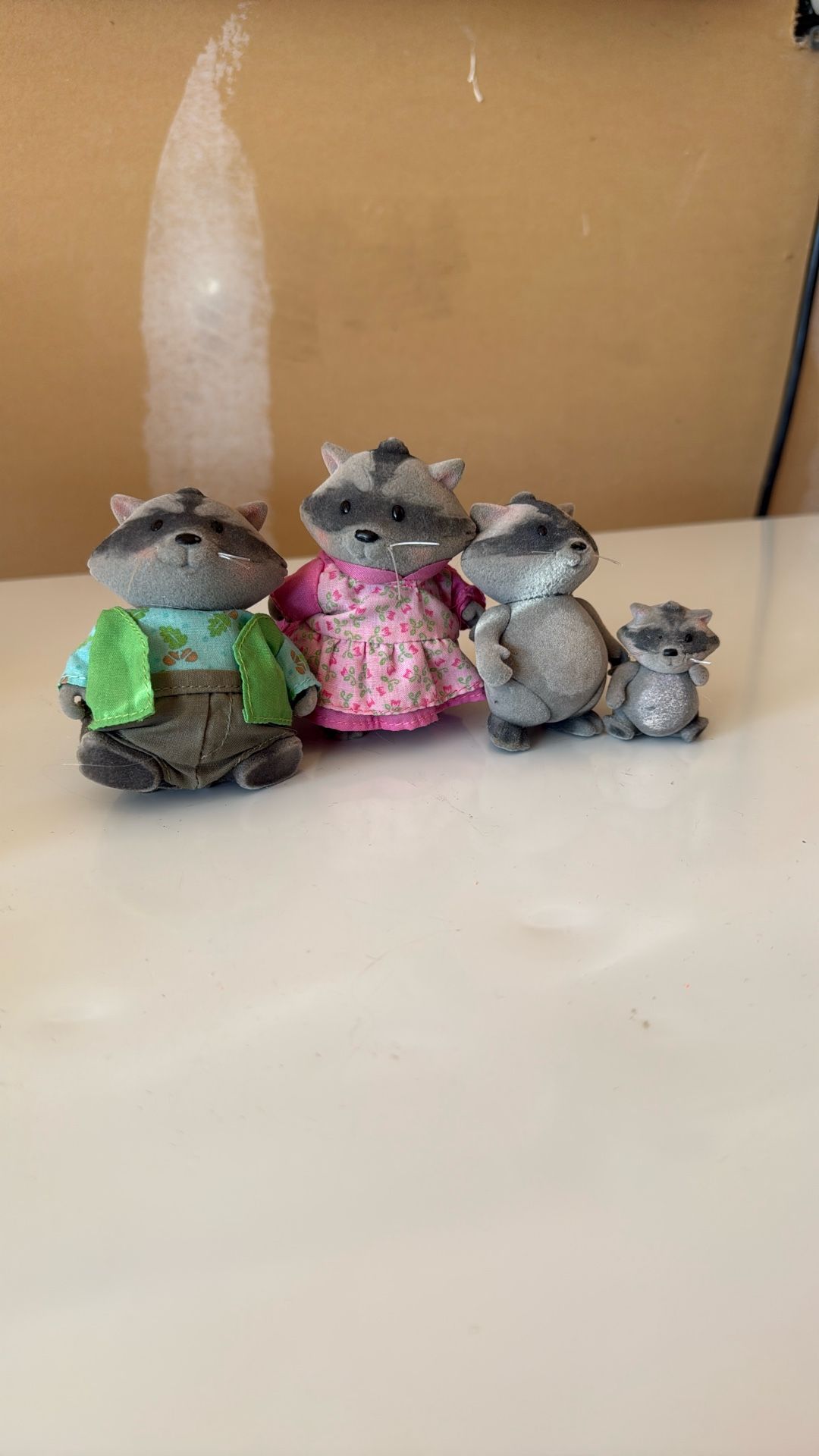 lil woodzeez raccoon family 4
