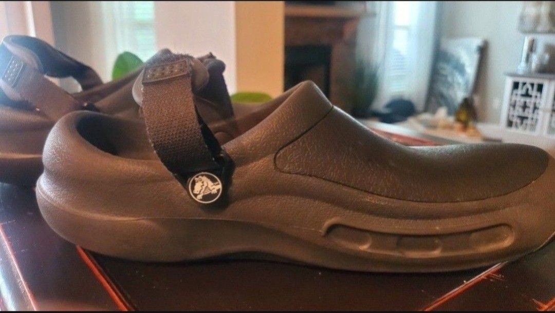 Men's Black Crocs Slip On/Mule - Size Men's 8M