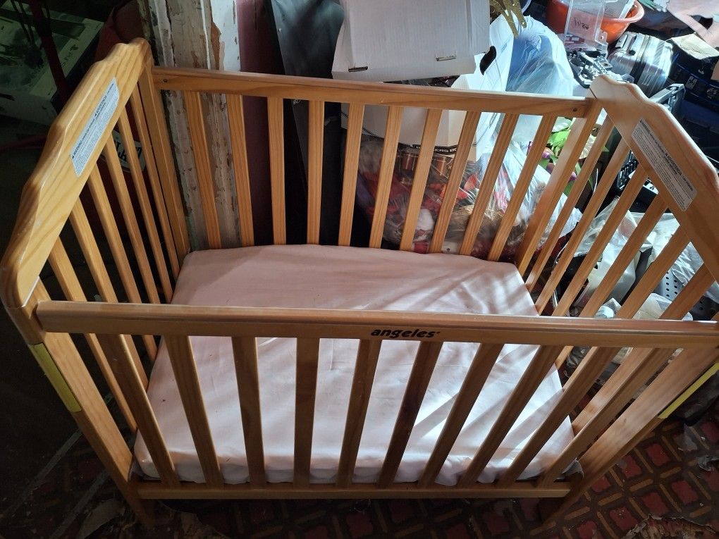 Mini Crib 