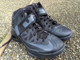 LeBron Soldier Black Size 7