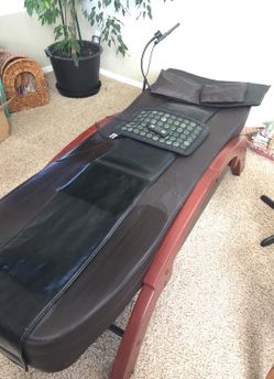 Therapeutic Massage bed / w heat pad