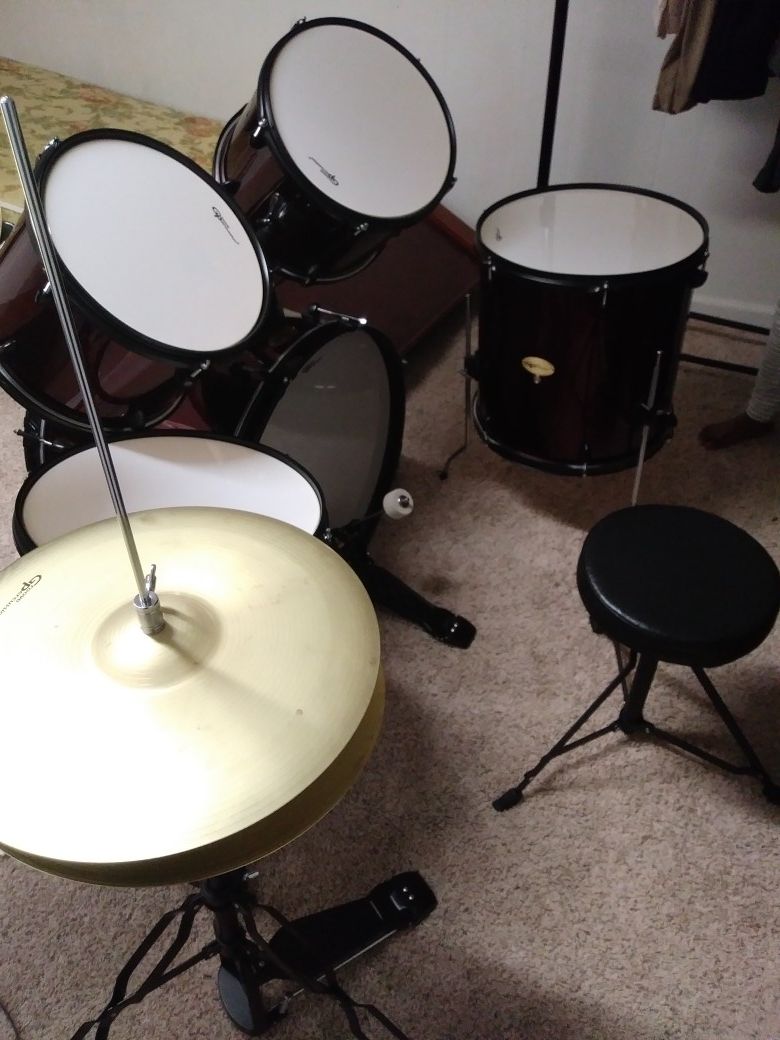 Drum set in good condition