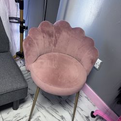 Pink chair (Pick Up Only) 