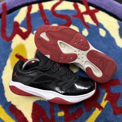 Air Jordan 11 CMFT Low Bred 