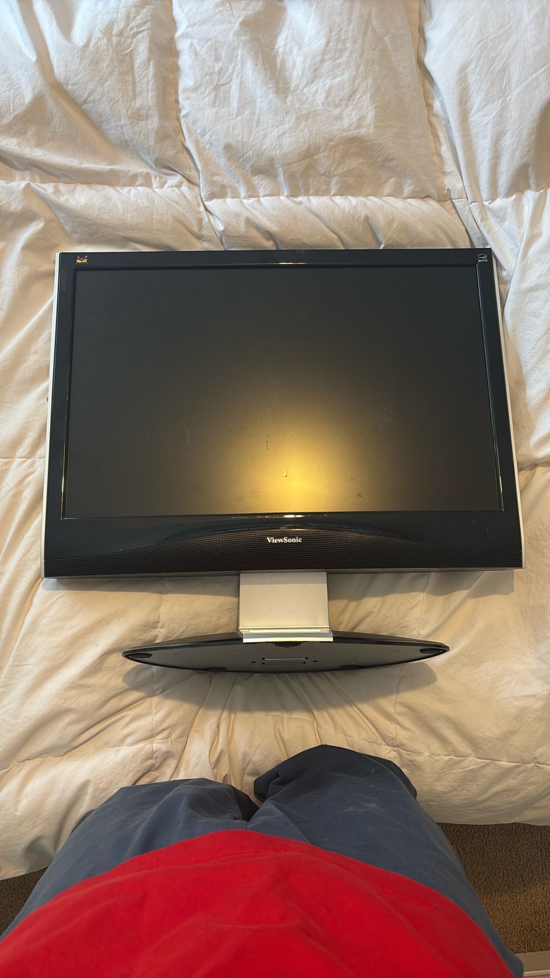 Monitor is a ViewSonic VX2253wm-3