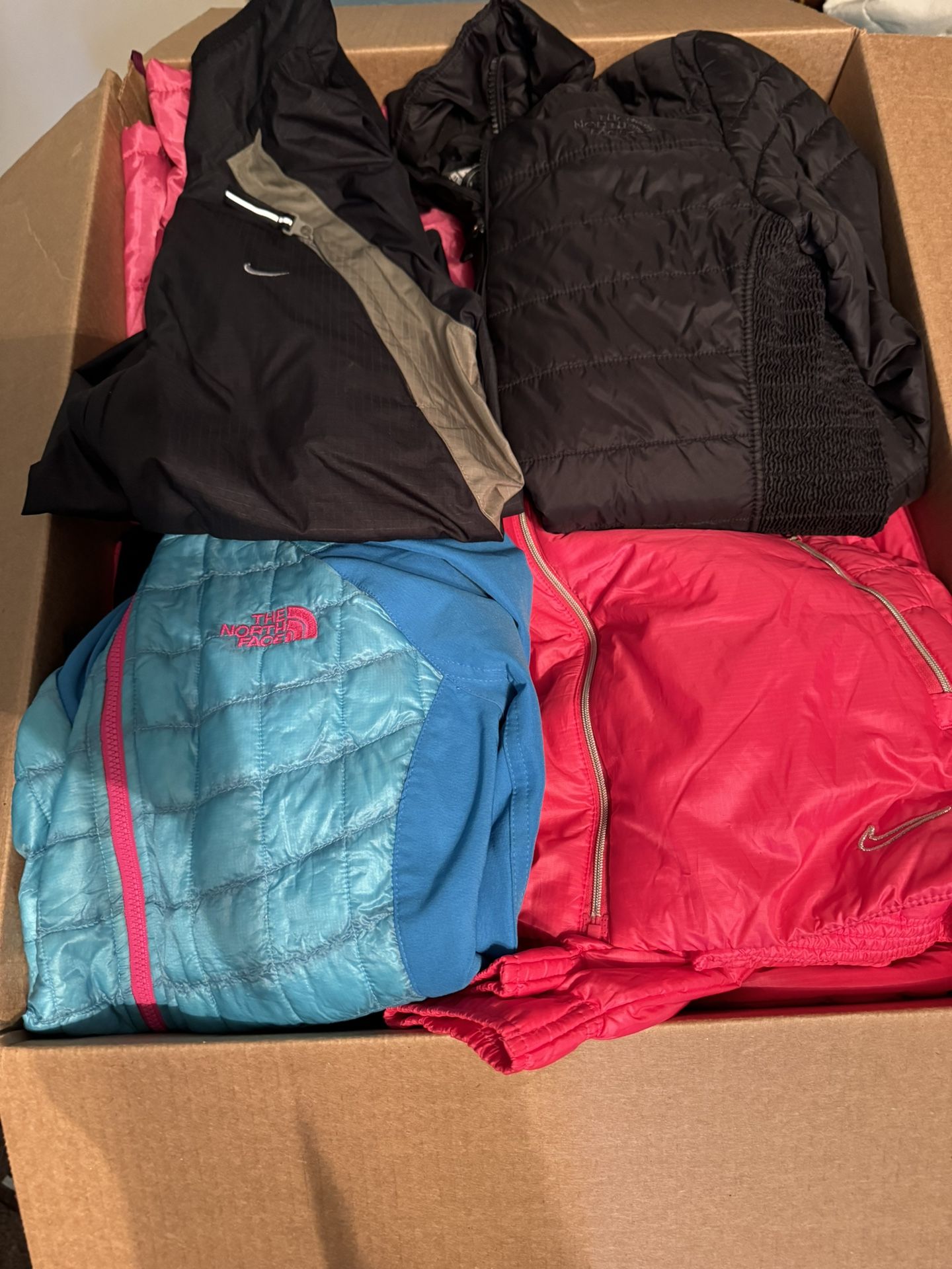 Box Of 40 Women’s Jackets Mostly Small