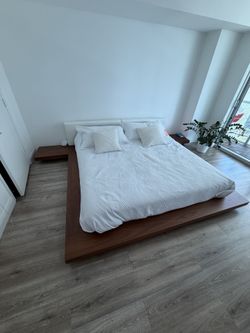 Modloft Worth Bed King and MLILY Silver mattress