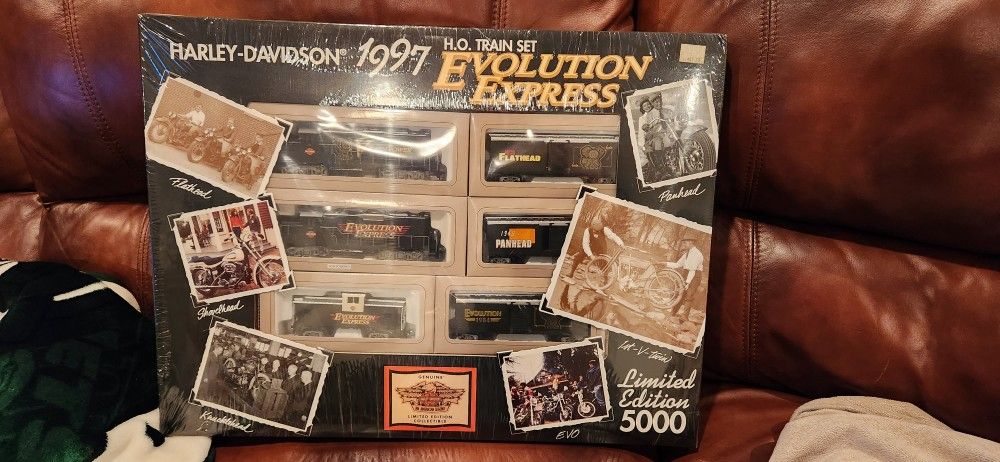 Harley Davidson 1997 Limited Edition HO Scale Train Set