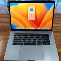Apple MacBook Pro 2017 15” Core i7 16GB RAM 512GB SSD!! Check Description