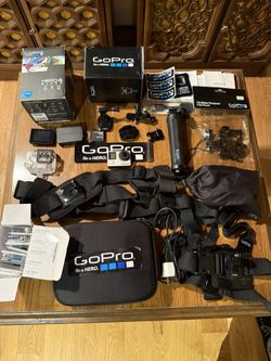 GoPro Hero 4 Black With Tons Of Accessories 
