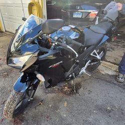 2017 cbr 300r 22k millege