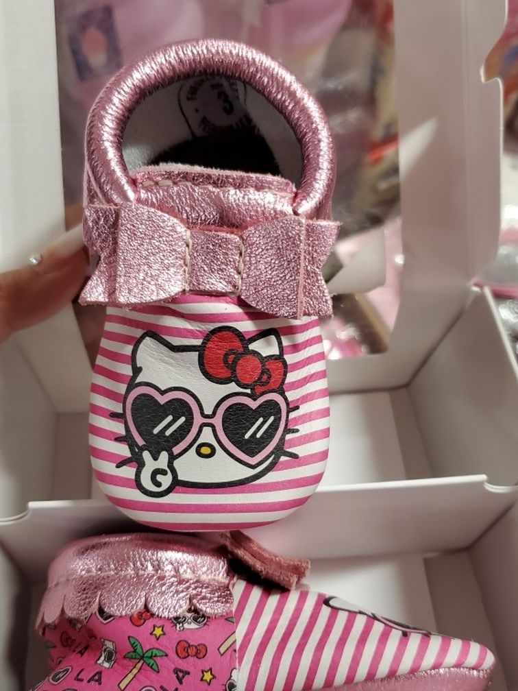 Freshly Picked X Hello Kitty Bow Moccs