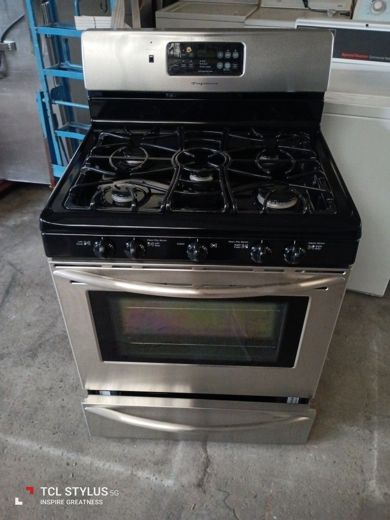 Stove Gas Frigidaire 5 Burners Everything Is And Good Working Condition 3 Months Warranty Delivery And Install