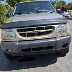 2002 Ford Explorer