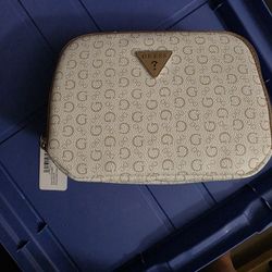 Guess Make Up Bag 