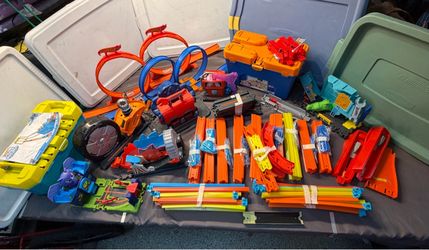 Large Hot Wheels Lot