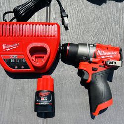 Milwaukee M12 FUEL 12V Brushless Cordless 1/2 in. Hammer Drill Kit with (1) 2.0 Ah Battery, Charger & Tool Bag